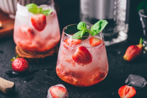cocktails-with-strawberry-gin-tonic.jpg